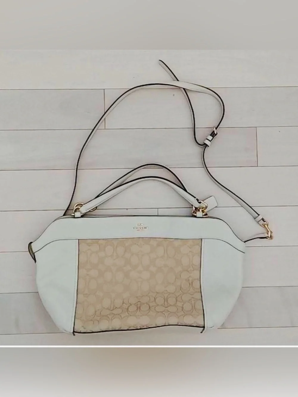 EUC Coach Lexy Shoulder Bag Signature “C” Jacquard Chalk/White Leather Trim Gold